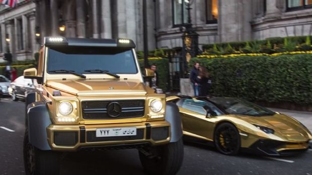 (تصاویر) این خودروهای بن‌سلمان تماما از طلا ساخته شده‌اند!