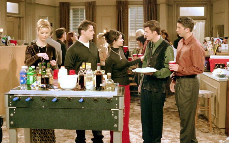 اطره‌انگیزترین قسمت‌های سریال Friends با حضور متیو پری