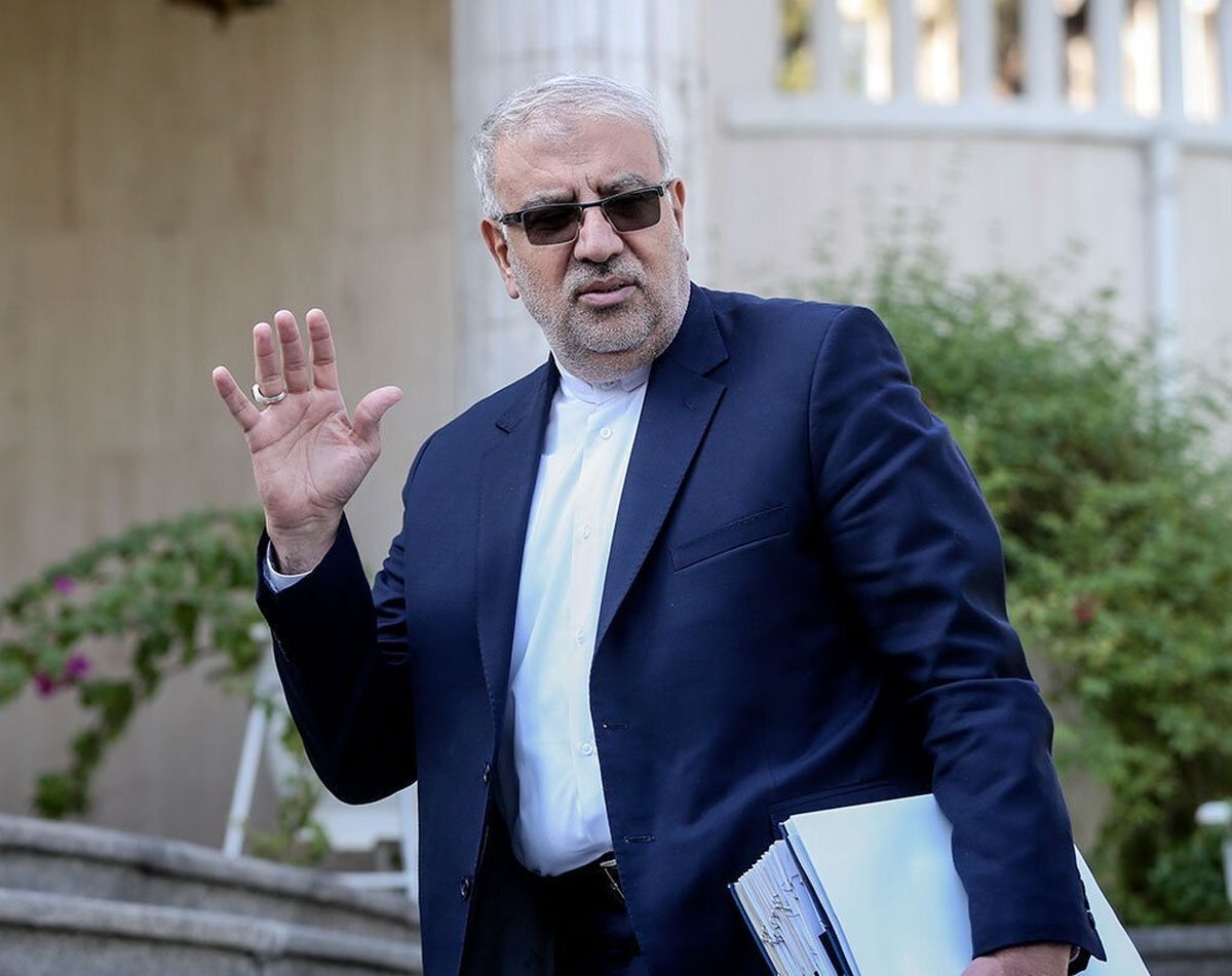 خانه‌نشینی وزیر نفت رئیسی، کپی برابر اصل احمدی‌نژاد