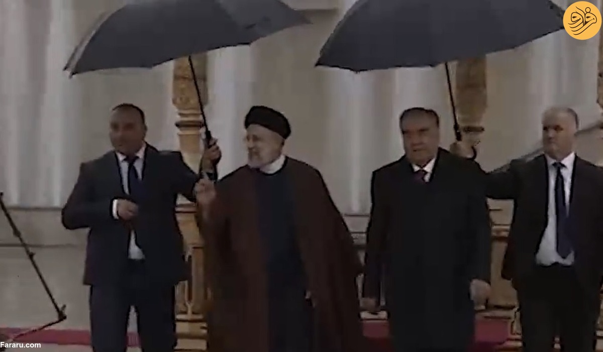 (ویدئو) وقتی رئیسی چتر نمی‌خواهد