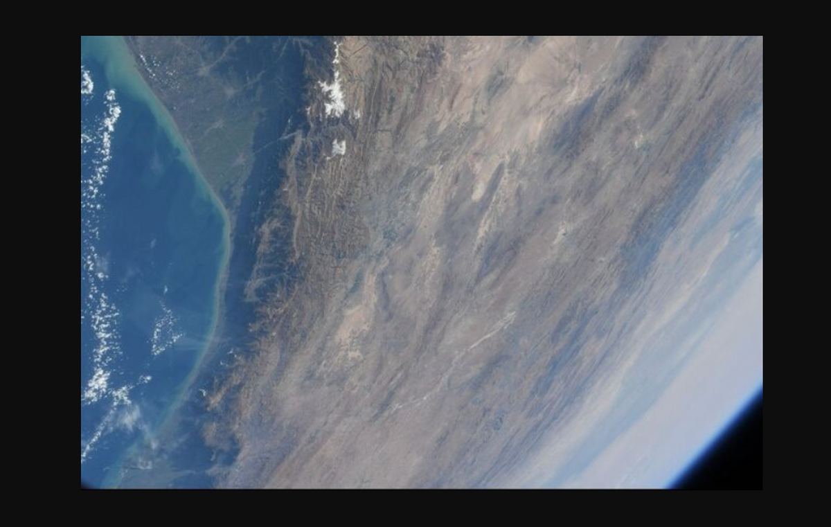 عکس‌هایی که یاسمین مقبلی منتشر کرد: سلام تهران از ایستگاه فضایی!