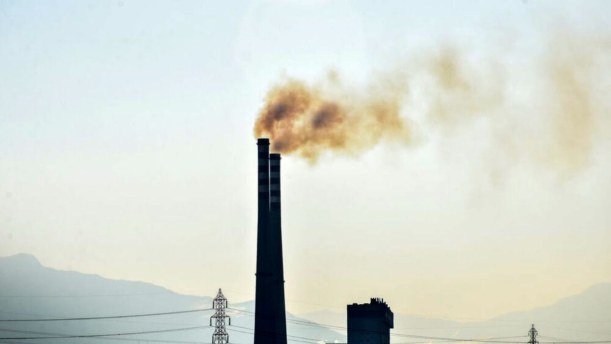 نماینده مجلس: سوخت مازوت در برخی از نیروگا‌ه‌ها همچنان مورد استفاده قرار می‌گیرد