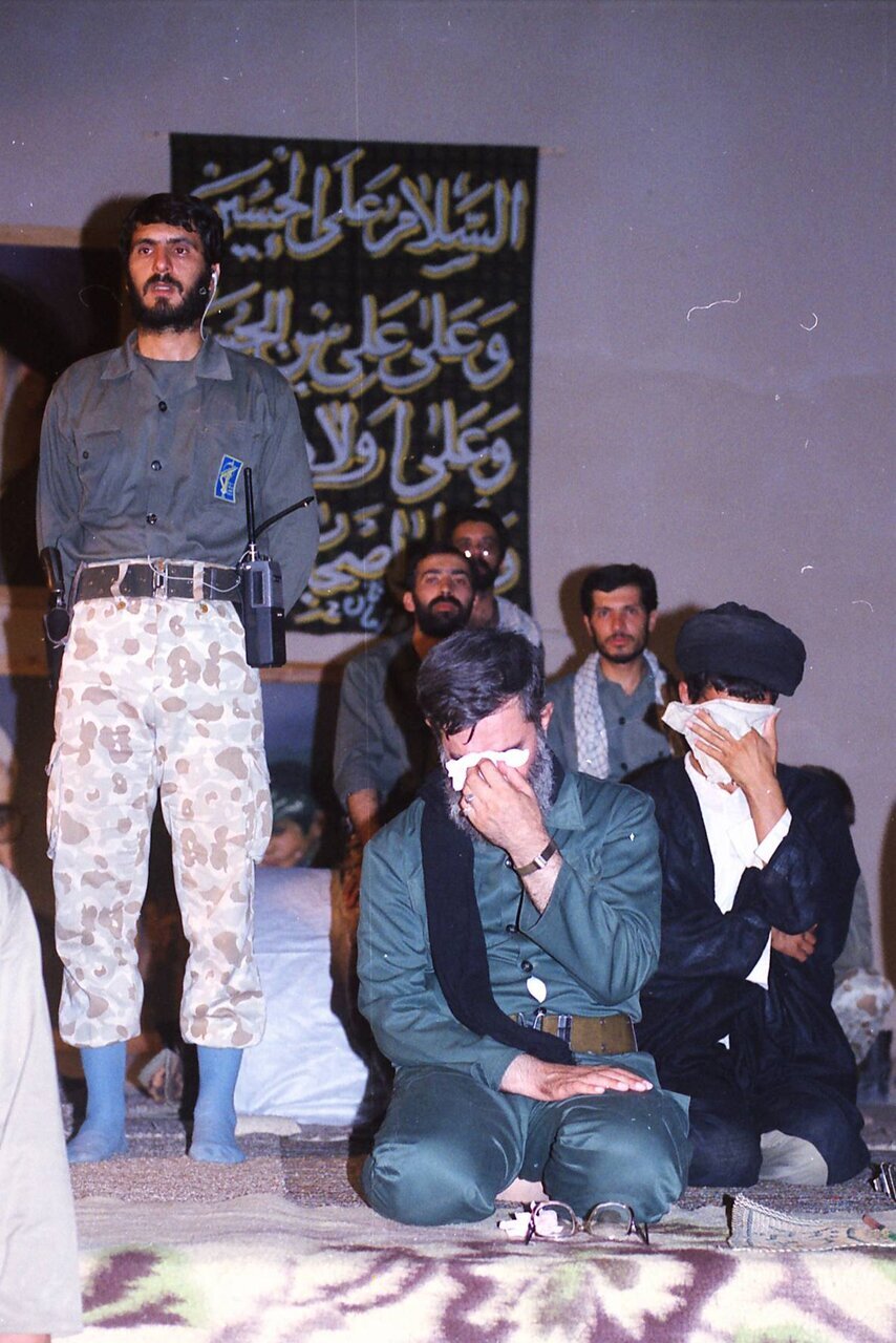 تصاویر دیده نشده از سخنرانی آیت‌الله خامنه‌ای با لباس نظامی
