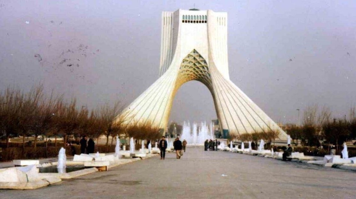 سفر به تهران قدیم؛ ۱۰ عکس از ۱۰ میدان تهران در نوروز ۴۰ سال پیش
