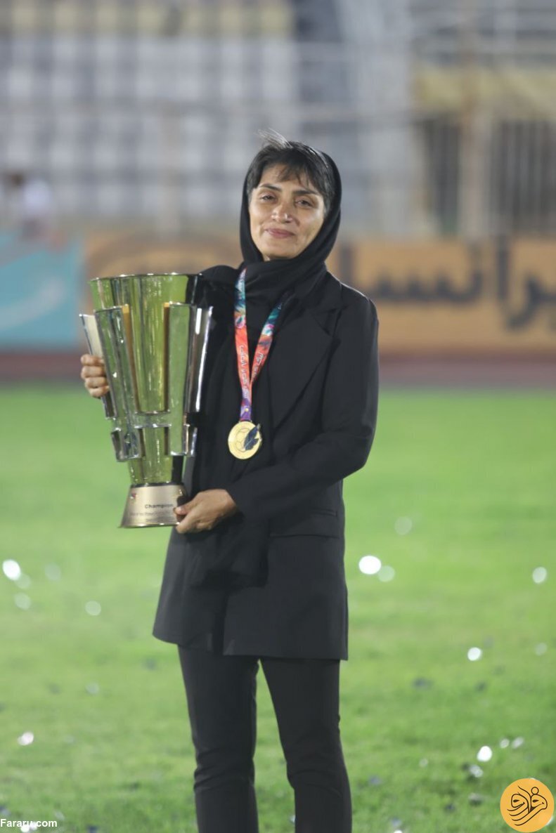 (عکس) زنی که پرافتخارترین مربی فوتبال ایران است