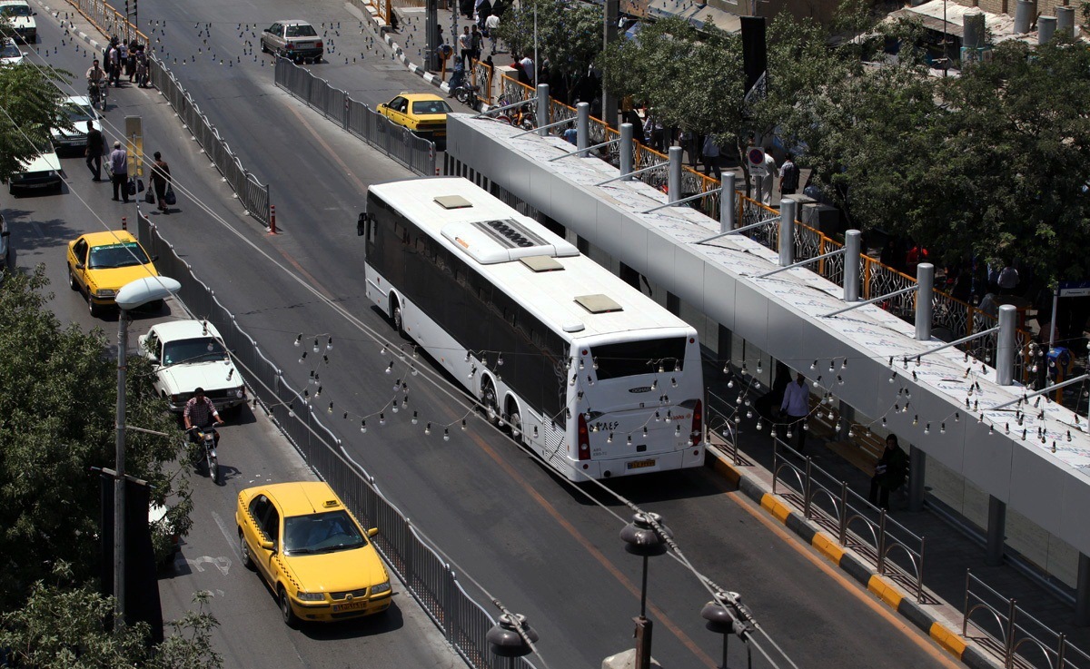 (ویدیو) لحظه هولناک متلاشی شدن پراید توسط اتوبوس