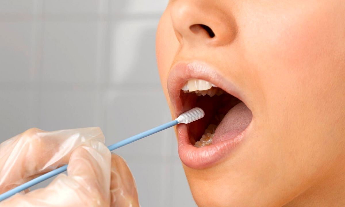 تشخیص این سرطان کشنده با شست و شوی دهان در مطب پزشک!