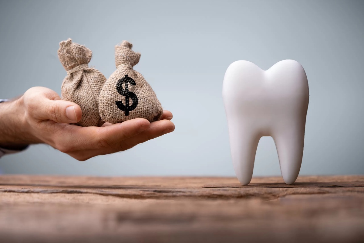 «هزینه‌های دندانپزشکی گران نیست؛ درآمد مردم کم است»