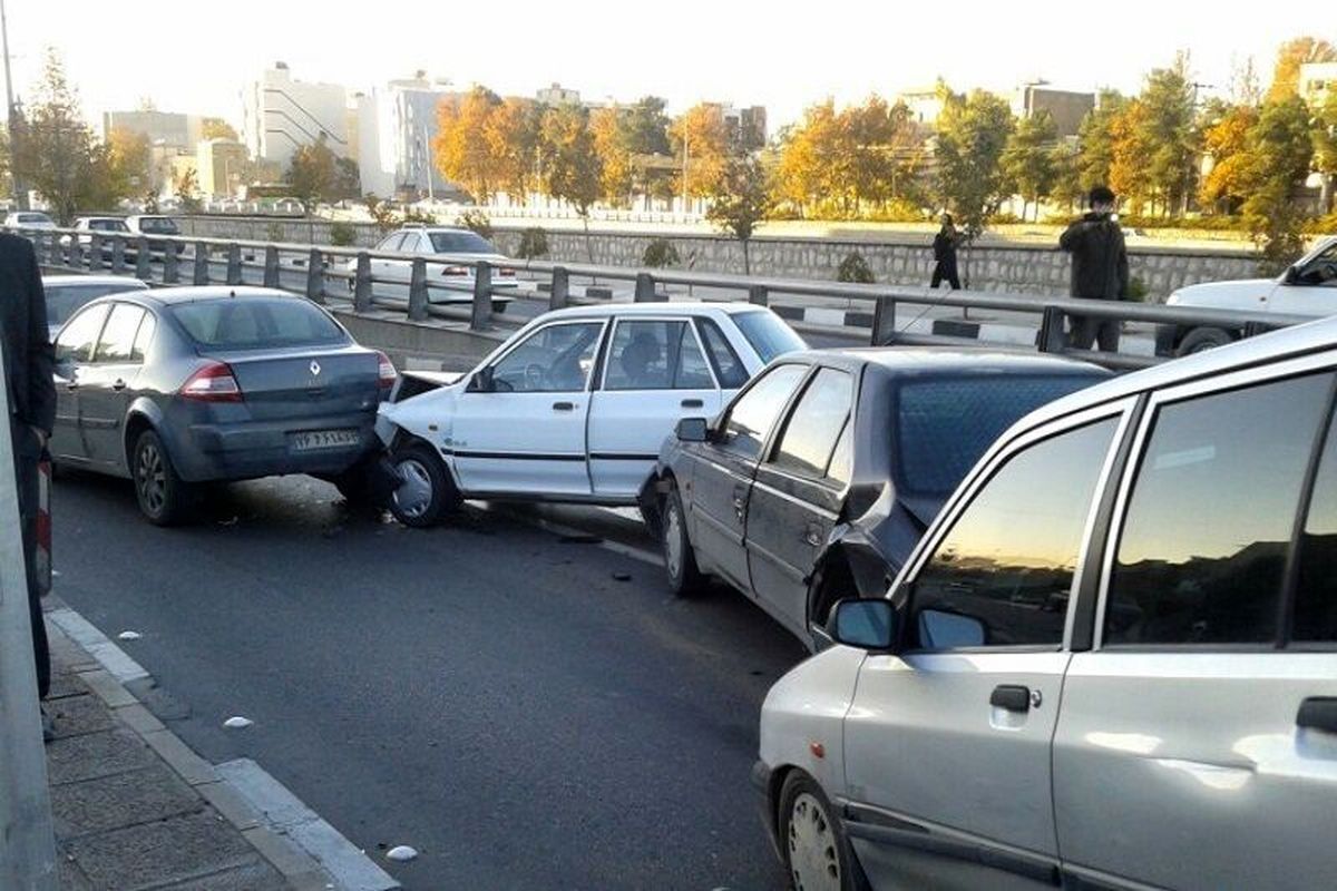 تصادف 6 خودرو سواری در این بزرگراه تهران