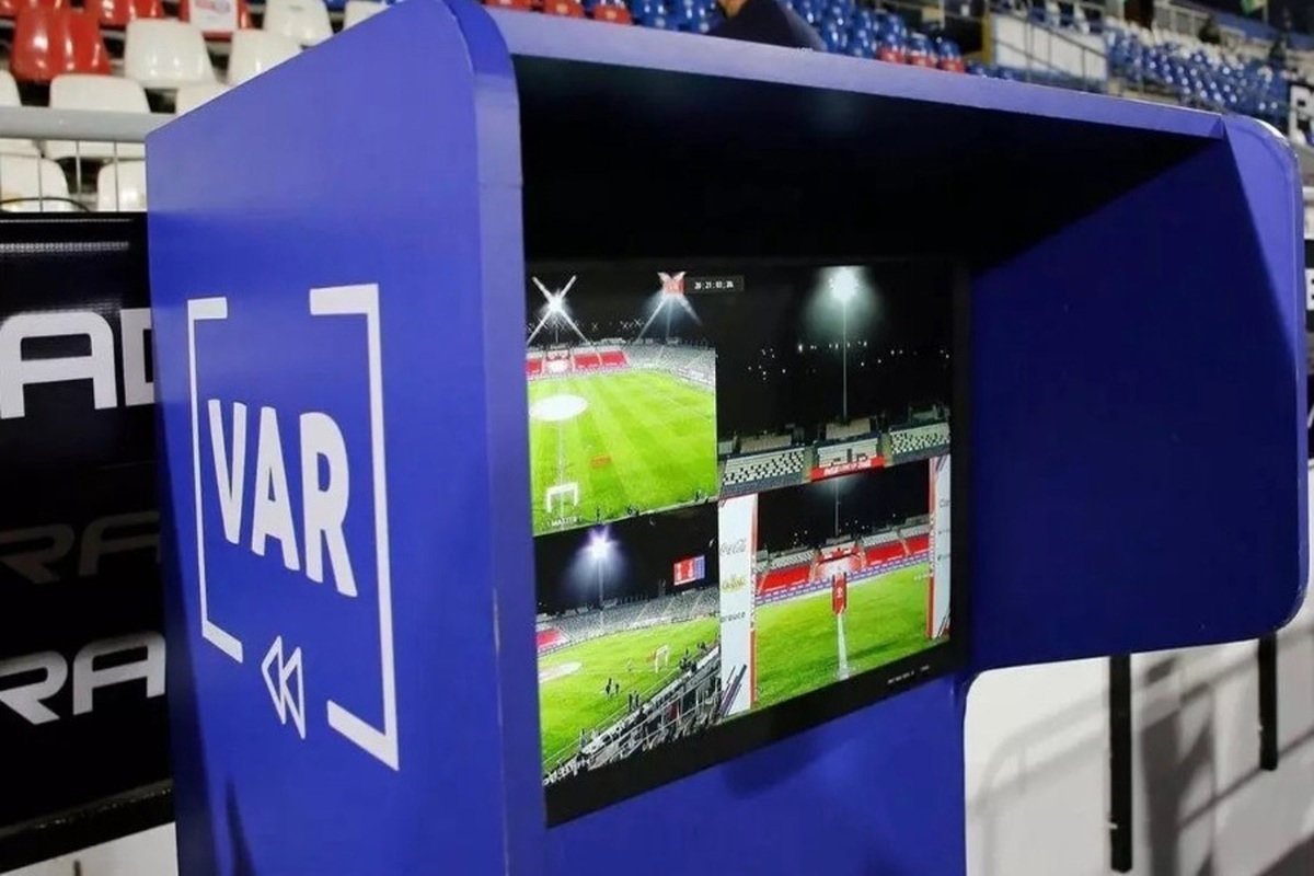 VAR عامل نابودی فوتبال جهان شده است