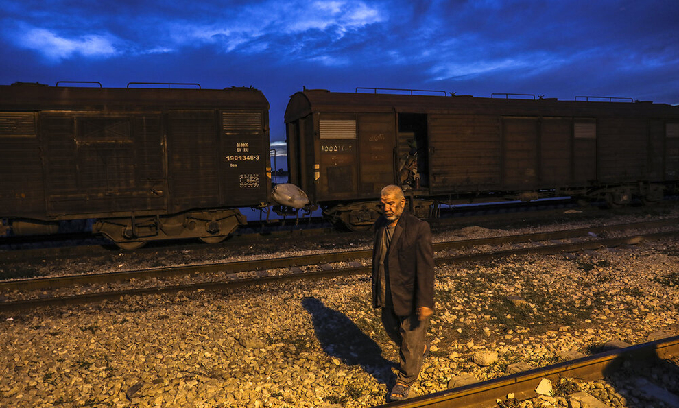 زندگی سیل زدگان در واگن‌های قطار+تصاویر
