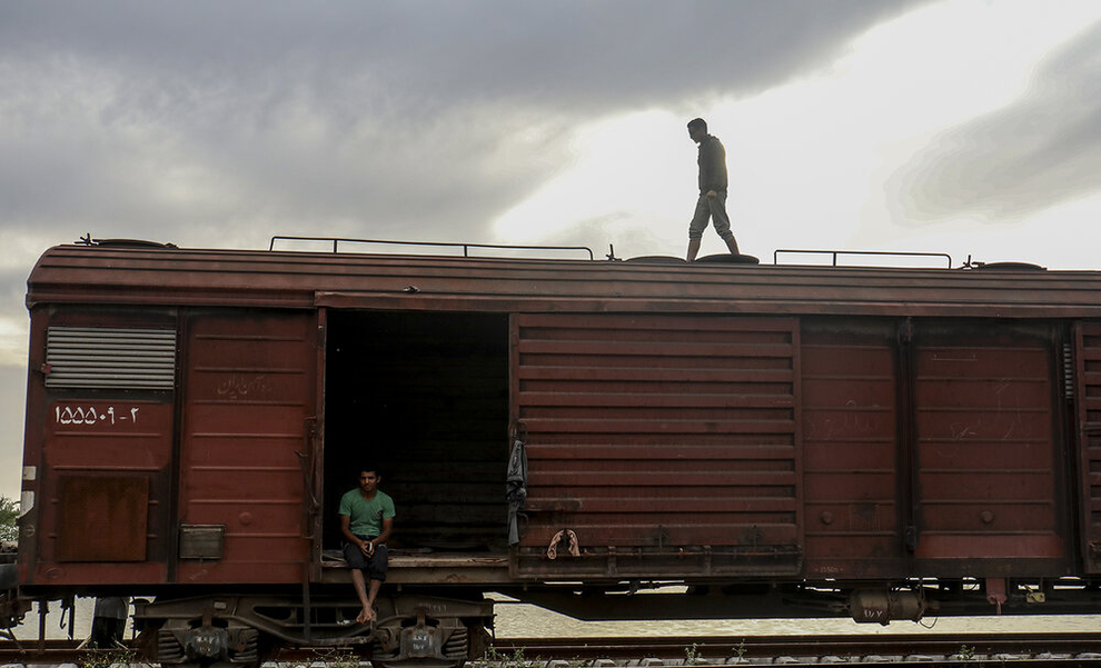زندگی سیل زدگان در واگن‌های قطار+تصاویر
