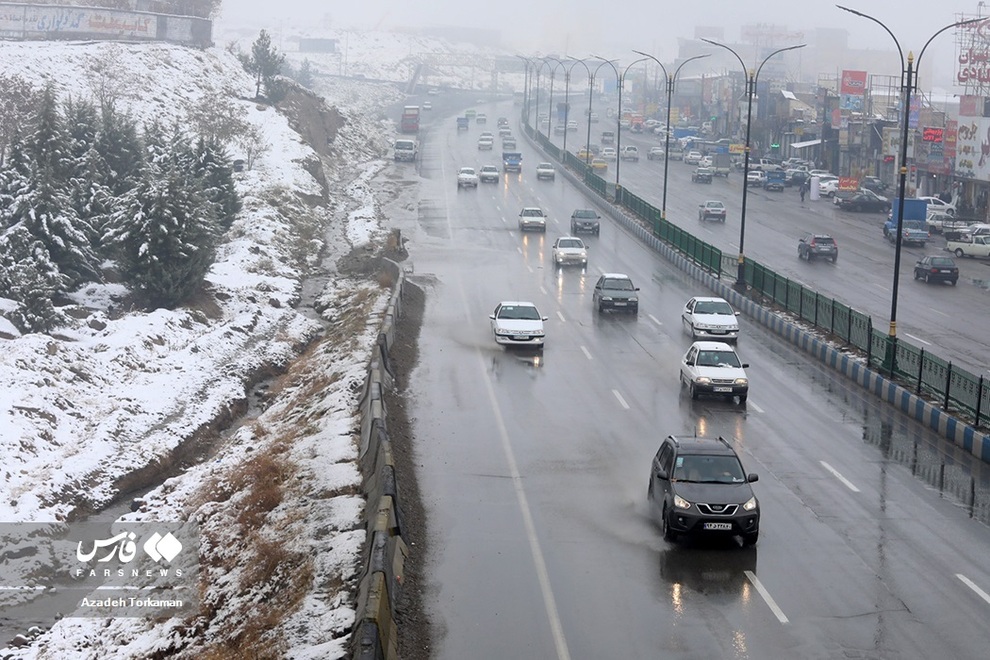 تصاویر دل‌انگیز از بارش برف پائیزی در تهران
