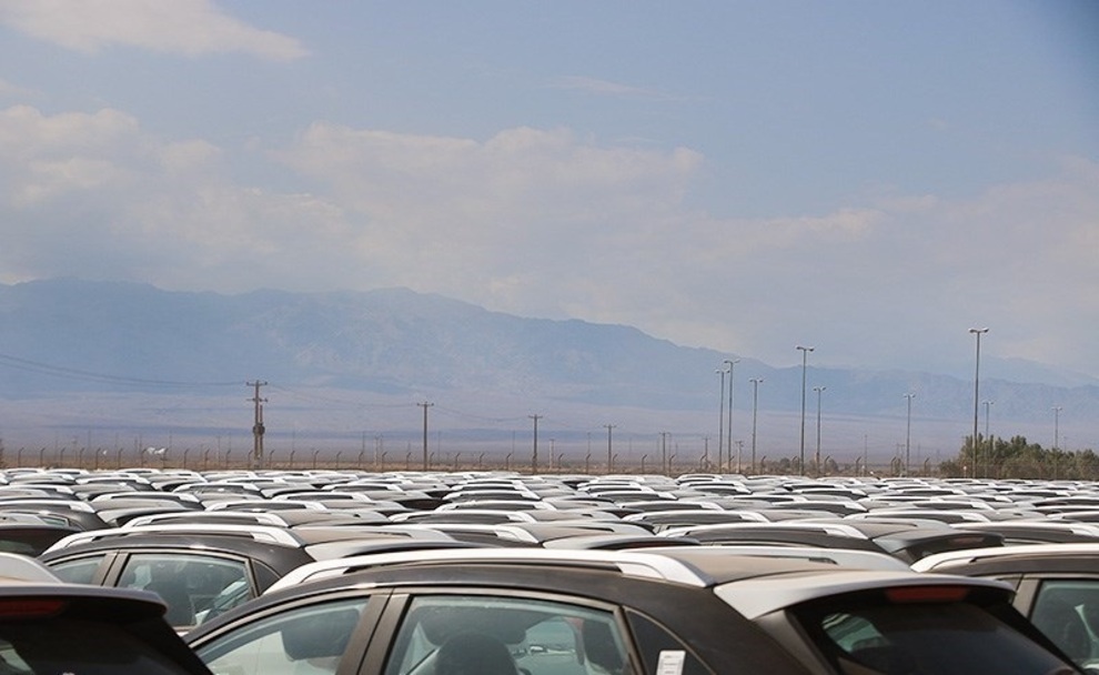  دپوی هزاران خودرو در کارخانجات خودروسازی بم