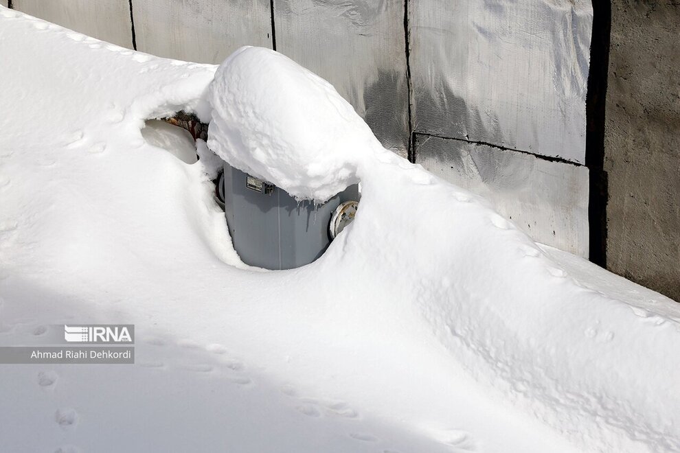 تصاویر غیرقابل باور از حجم بارش برف در کوهرنگ