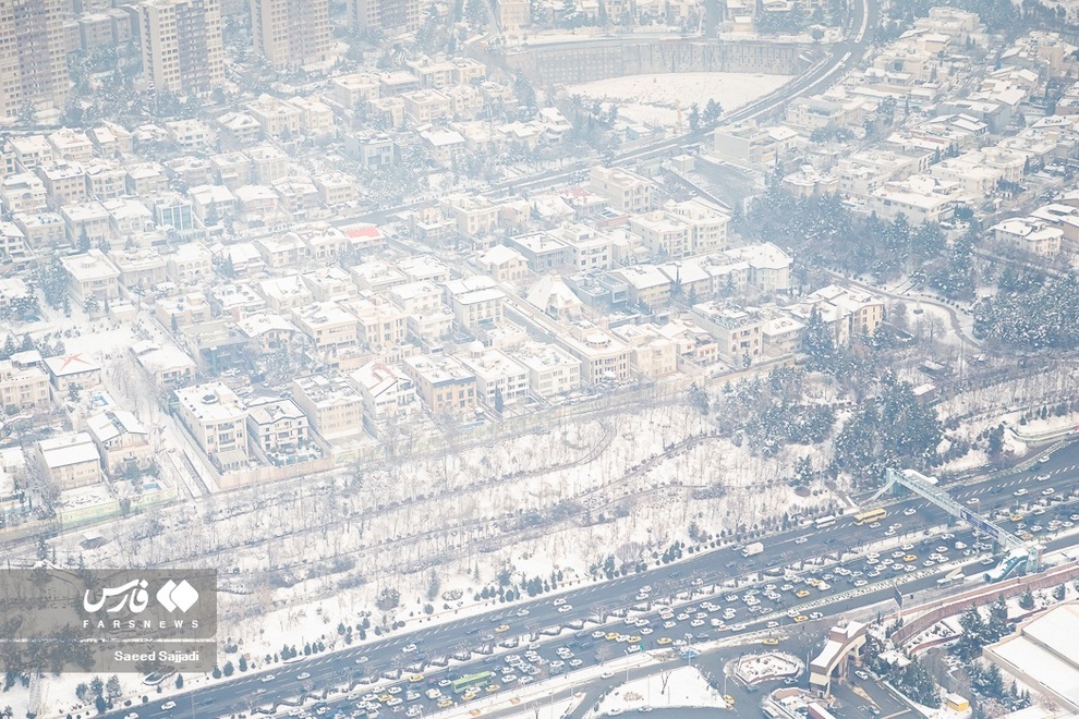 تصاویری از نمای برفی برج میلاد تهران