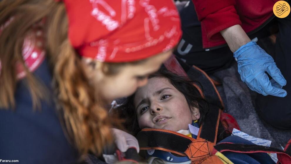 پس از ۱۰ روز دلهره‌آور، یک زن و دو فرزندش از زیر آوارهای فاجعه قرن نجات یافتند + تصاویر
