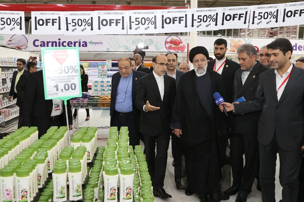 بازدید رئیسی از فروشگاه ایرانی در کاراکاس
