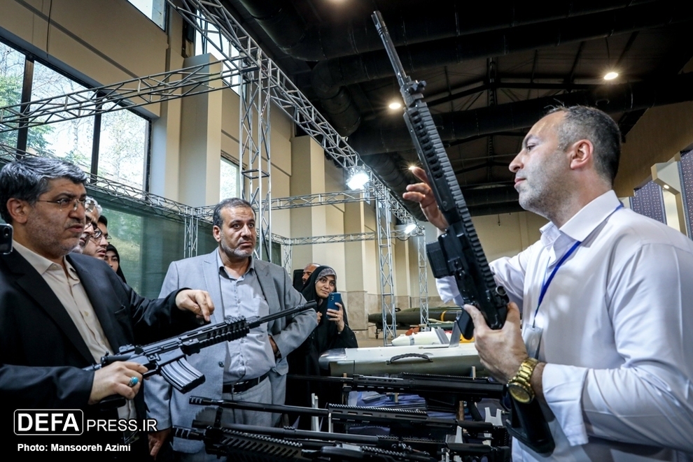 نمایندگان مجلس دست به اسلحه شدند(عکس)