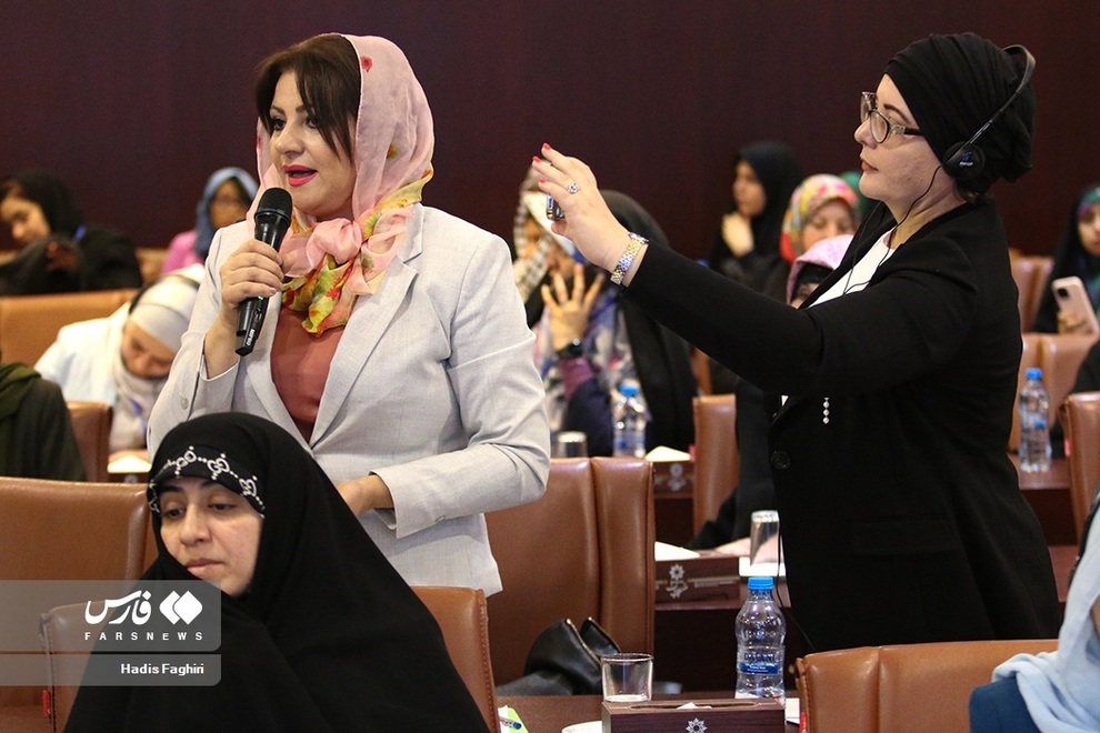 حجاب خبرنگاران خارجی در حضور جمیله علم الهدی