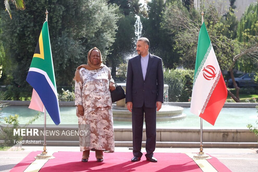 حجاب وزیر خارجه آفریقای جنوبی در دیدار امیرعبداللهیان(عکس)