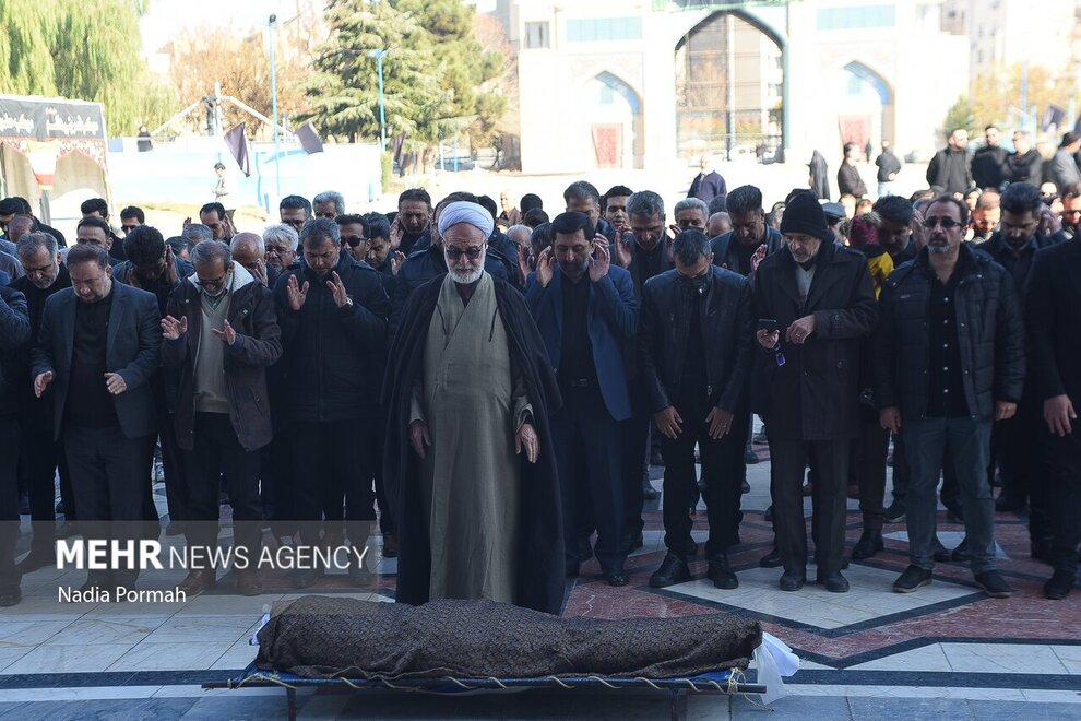 تصاویر | خاکسپاری مادر محمدحسین میثاقی