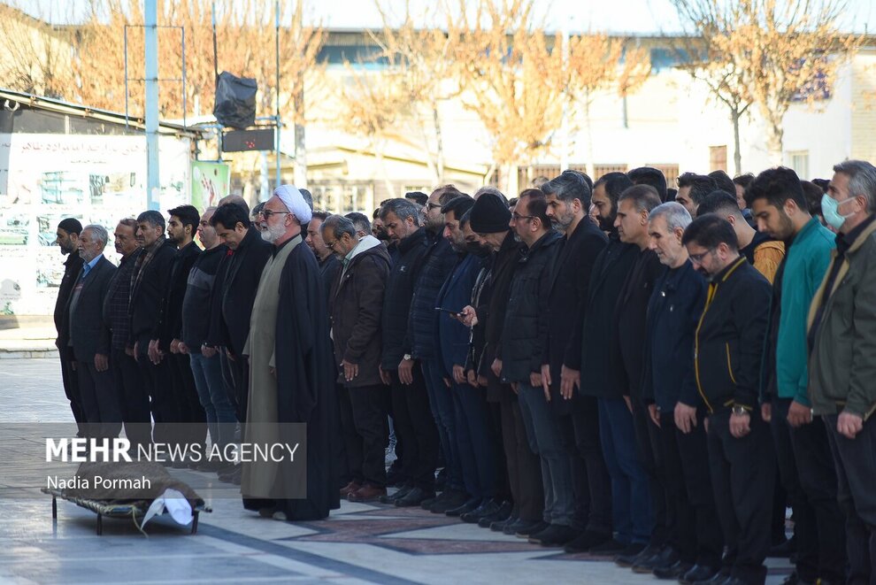 تصاویر | خاکسپاری مادر محمدحسین میثاقی