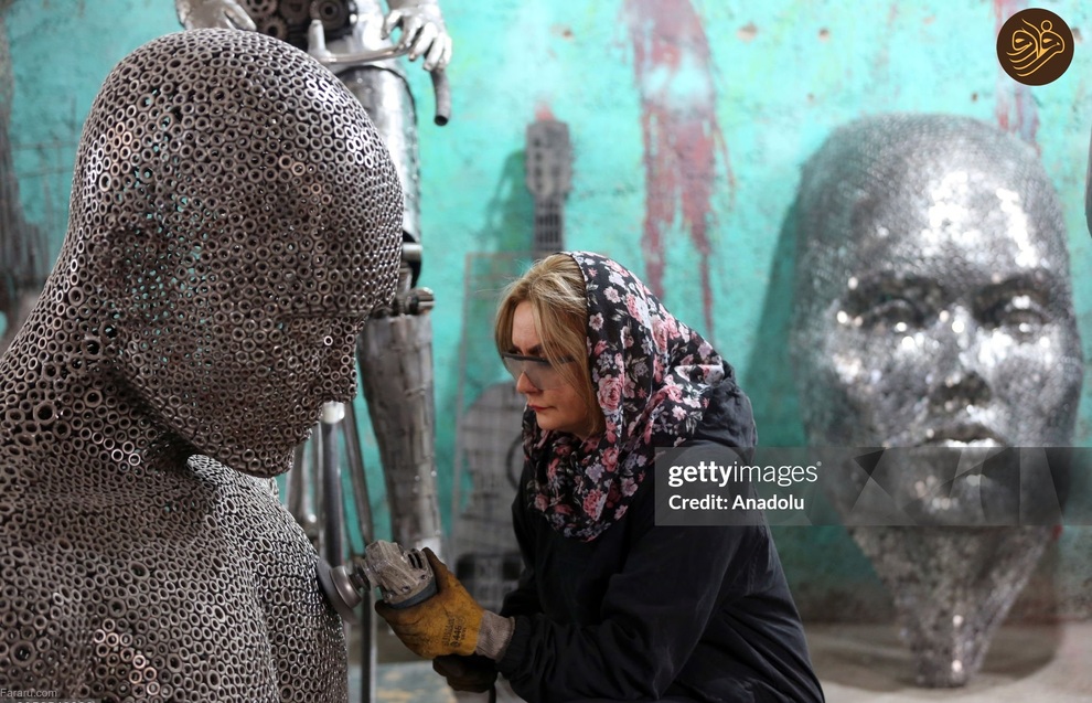 خلق آثار هنری زیبا با ضایعات آهنی توسط زن ایرانی+عکس