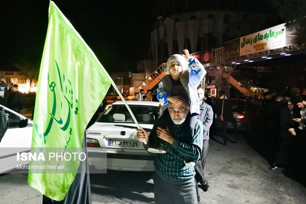 عکس‌هایی از بزم شبانه در ایران، پس از حمله به اسرائیل