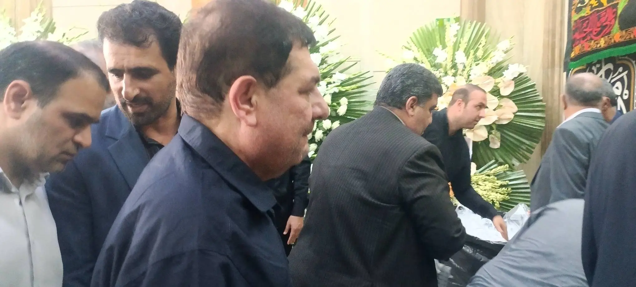 مخبر