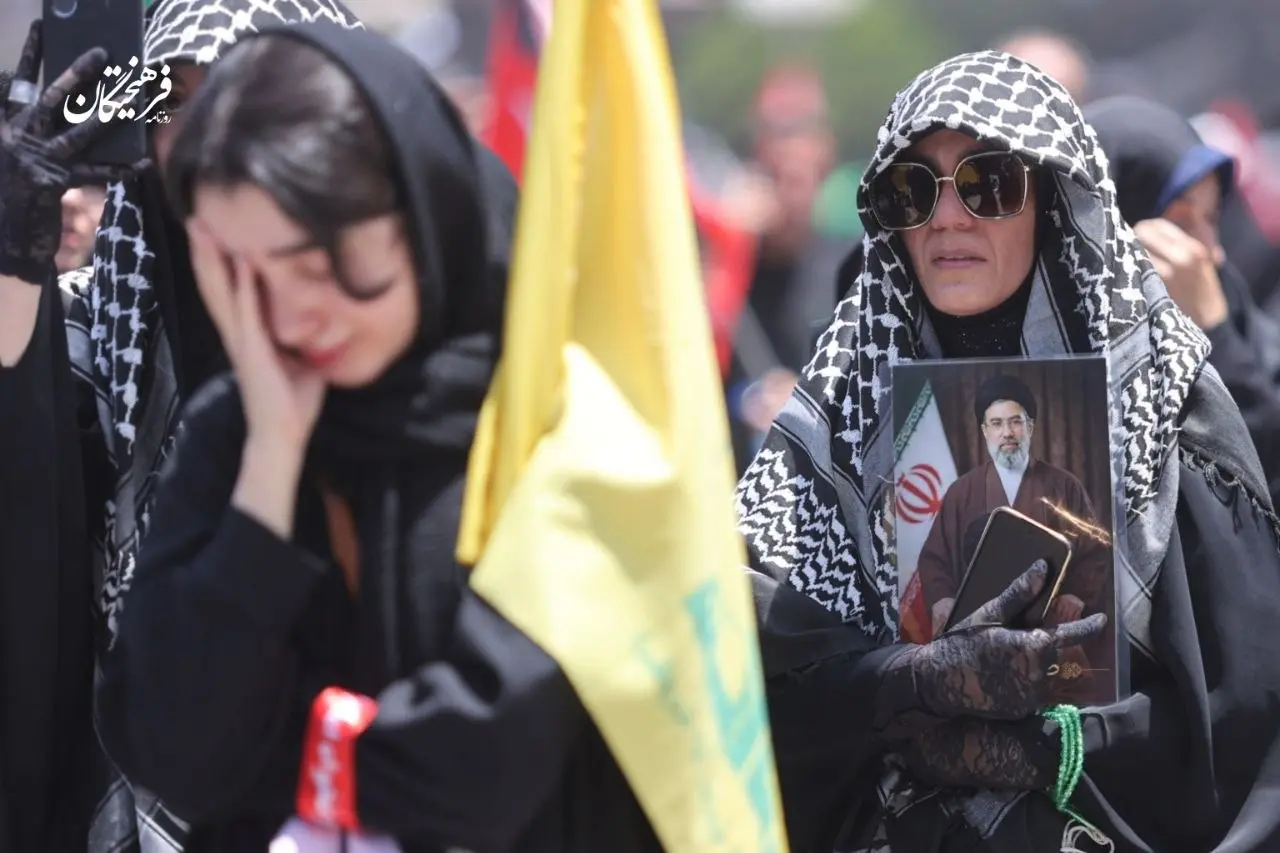 مراسم وداع با رهبر شهید