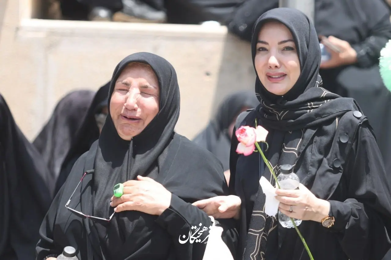 مراسم وداع با رهبر شهید