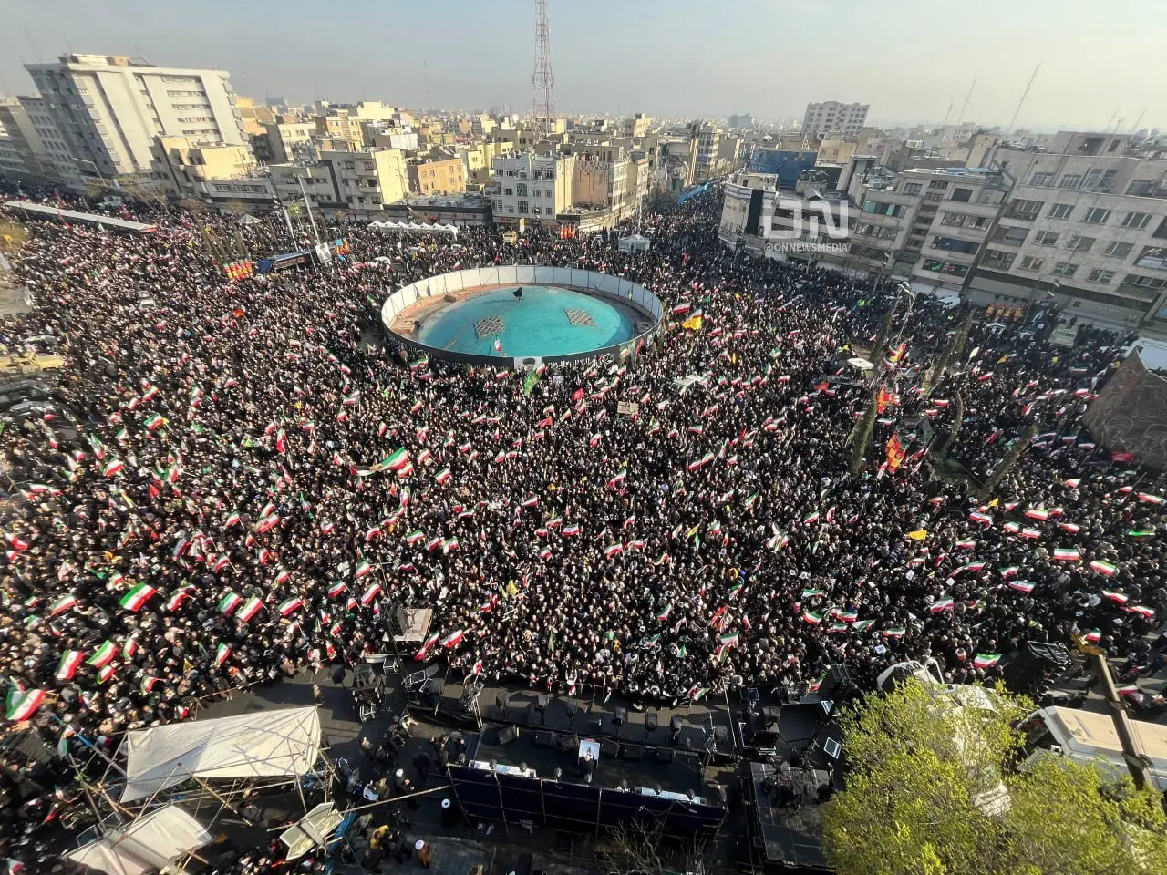 میدان انقلاب