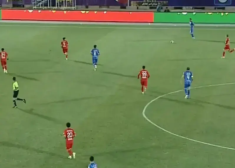 تساوی 0 - 0 استقلال مقابل تراکتور؛ بازی حساس یخ‌زده بدون گل! 2