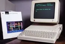 تصاویر؛ اولین کامپیوتر قابل حمل اپل؛ نوستالژی دهه ۸۰