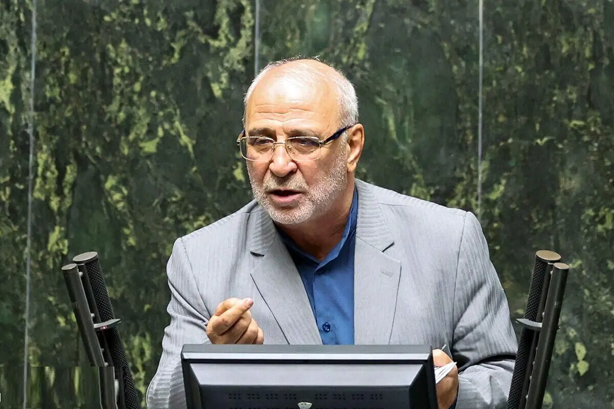 حاجی دلیگانی: امارات باید خسارت‌هایی که به ما وارد کرده را با واگذاری سرزمین و امکاناتش  جبران کند