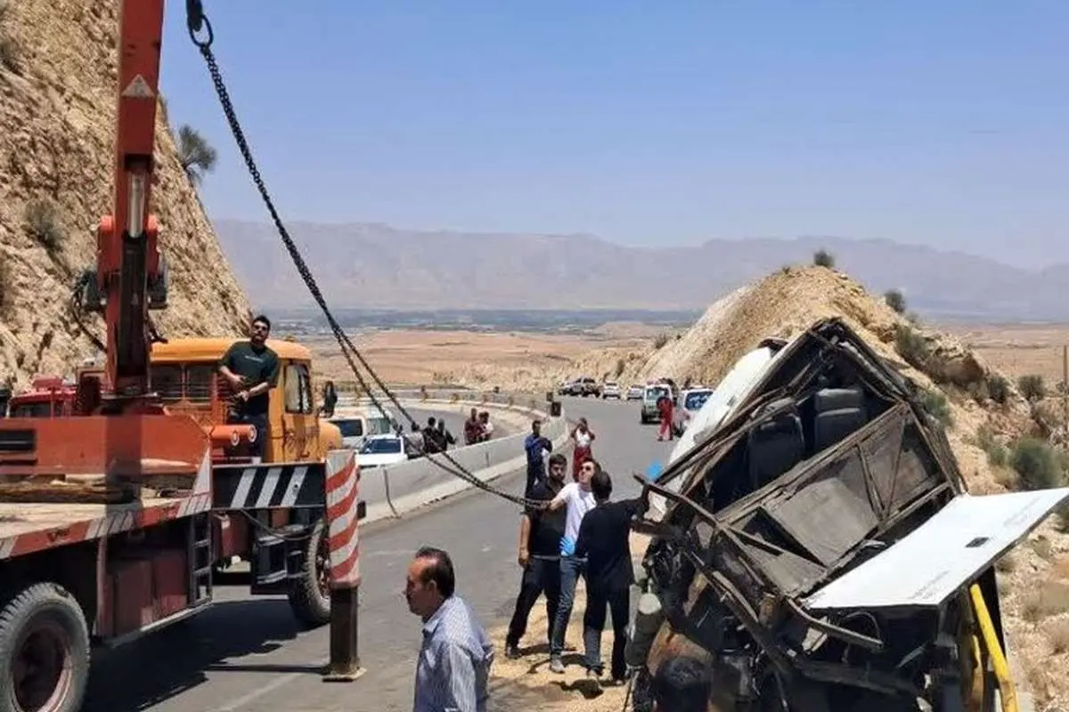 علت واژگونی اتوبوس در استان فارس چه بود؟!