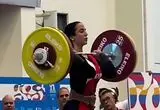 لحظه هولناک بیهوش شدن وزنه‌بردار زن هنگام بلند کردن وزنه