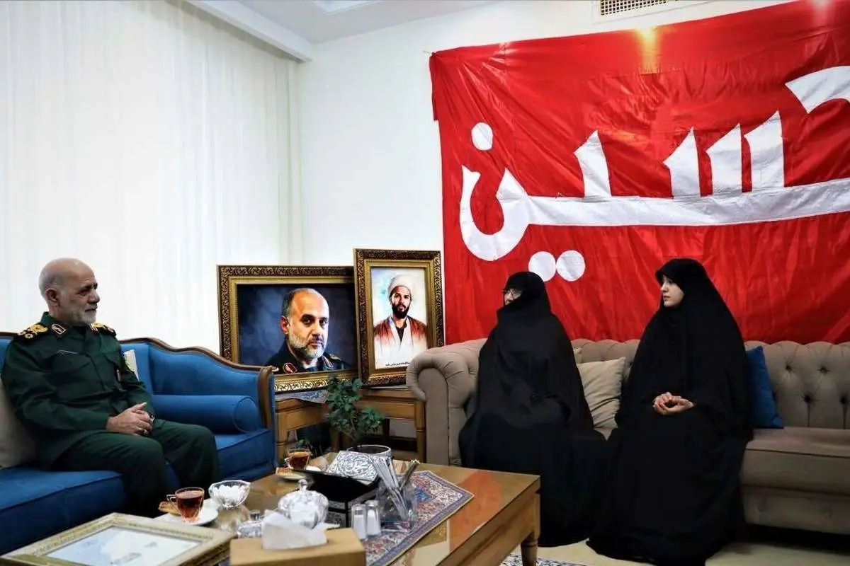 اعطای درجه سپهبدی به شهیدان غلامعلی رشید و علی شادمانی