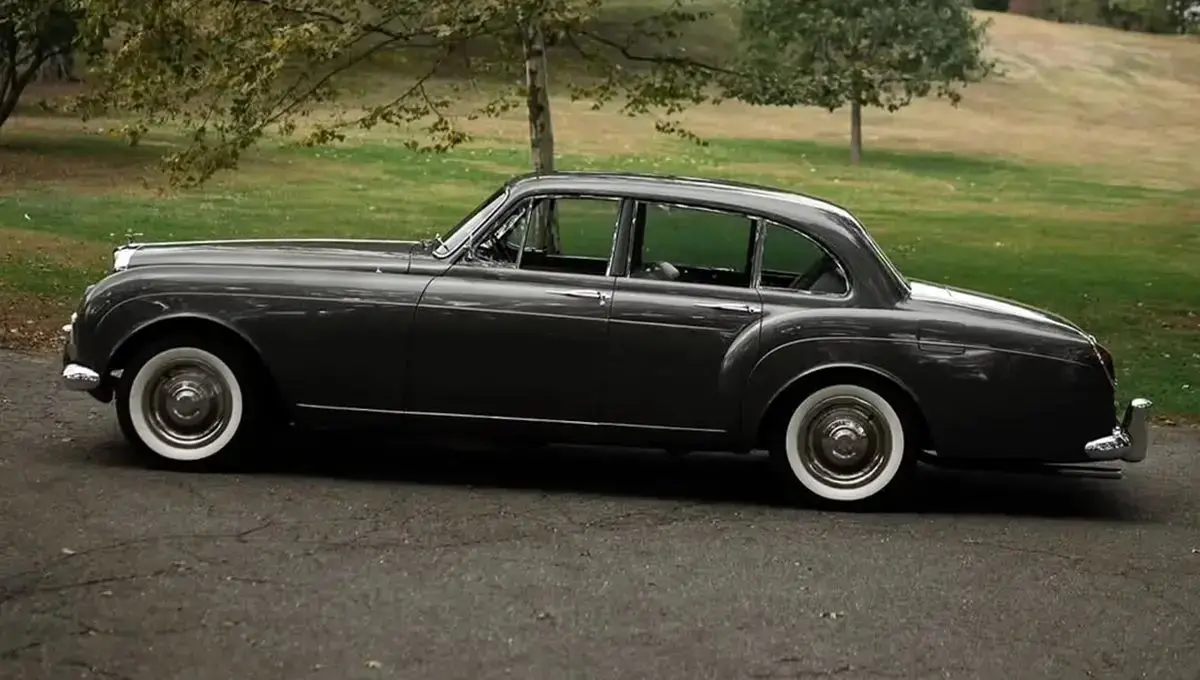 فست‌بک کمیاب بنتلی دهه ۶۰؛ ترکیبی از قدرت، سبک و تجمل