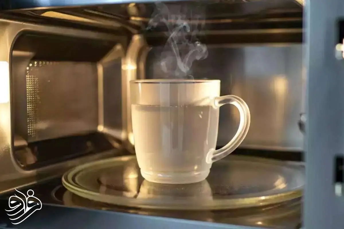 چرا جوشاندن آب در ماکروویو خطرناک است؟