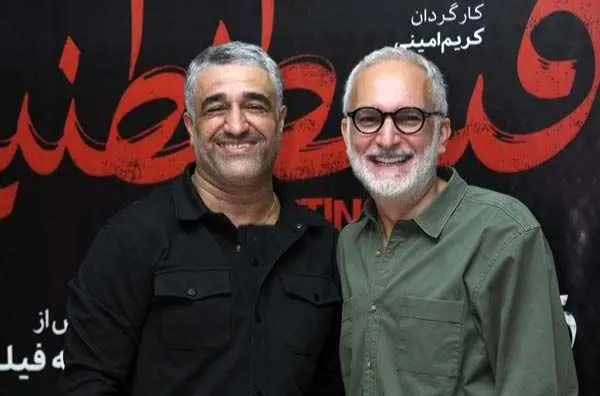 بوسیدن دست بیژن بنفشه‌خواه توسط پژمان جمشیدی 
