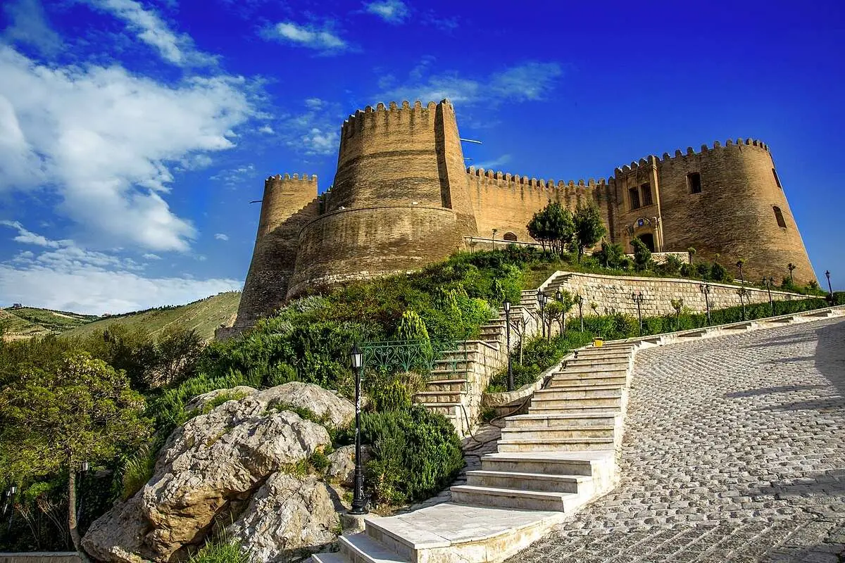 آخرین وضعیت پرونده ثبت قلعه تاریخی فلکالافلاک در یونسکو