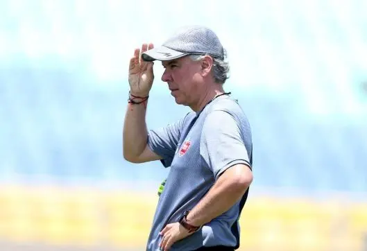 دستیار اوسمار با پرسپولیس فسخ می‌کند؟