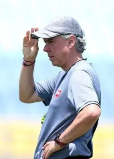 دستیار اوسمار با پرسپولیس فسخ می‌کند؟