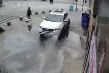 ببینید؛ شیر آتش‌نشانی دردسرساز!