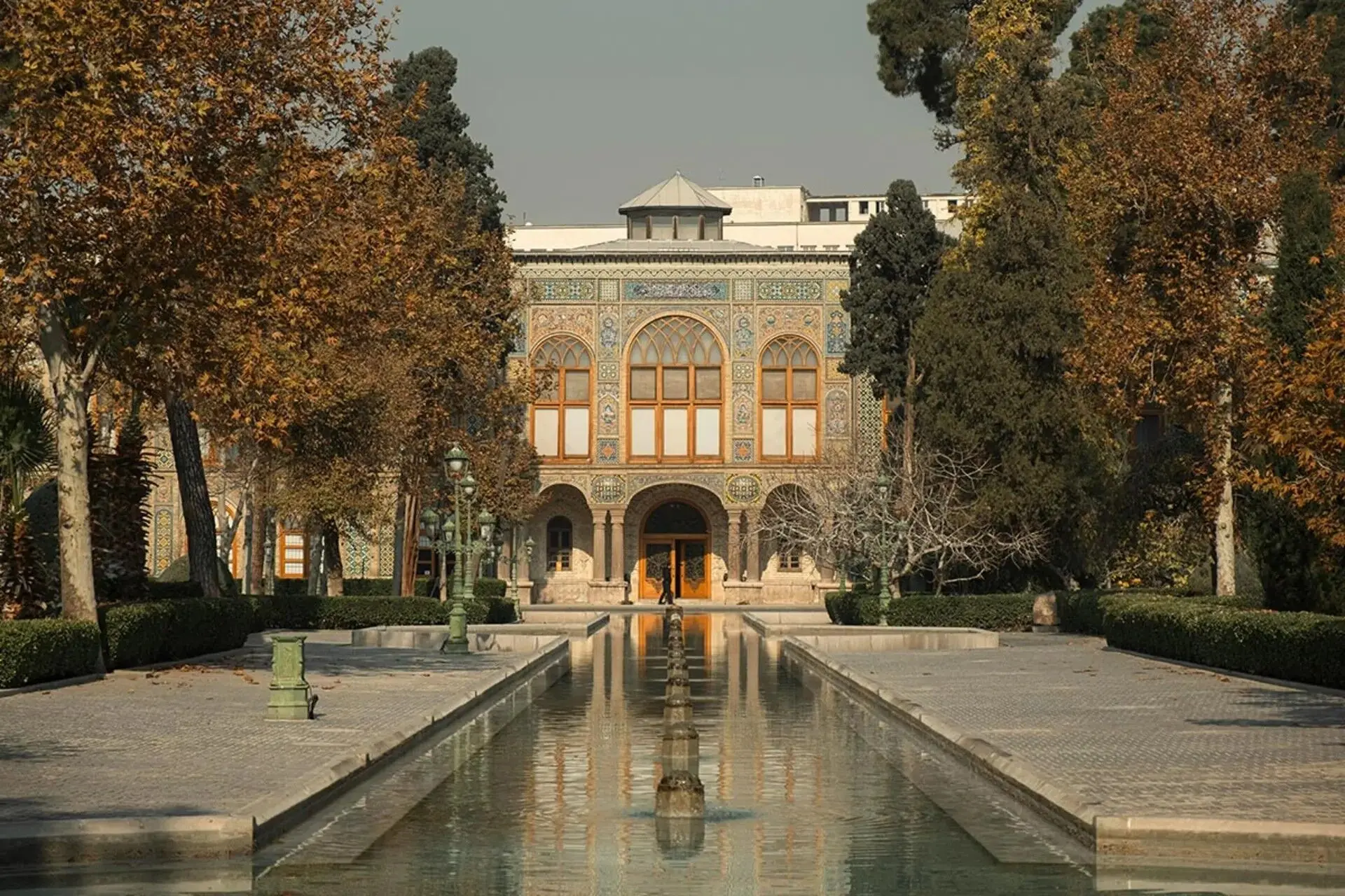 پشت پرده ساخت‌وساز در حریم کاخ گلستان؛ چه کسی سود می‌برد؟