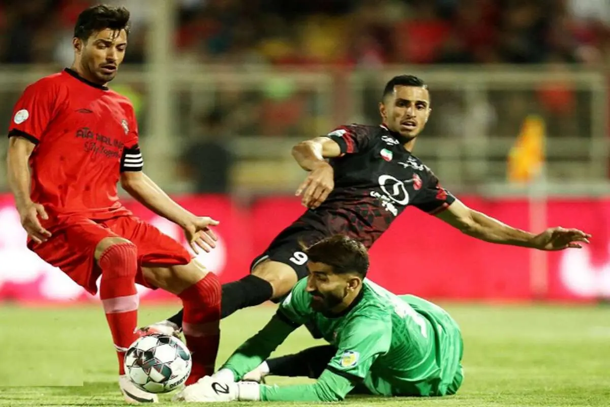 اعتراض تند ستاره پرسپولیس به جشن قهرمانی تراکتور در خانه!