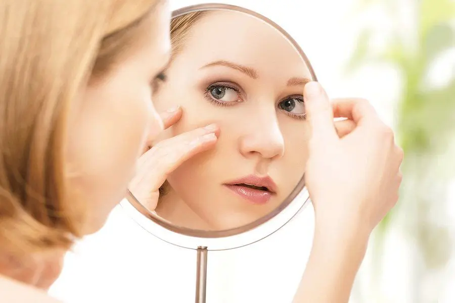 آیا آرایش باعث پیری زودرس پوست می‌شود؟