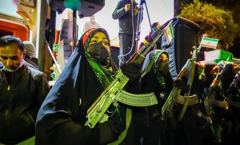 تصاویر؛ زنان مسلح در خیابان‌های بجنورد